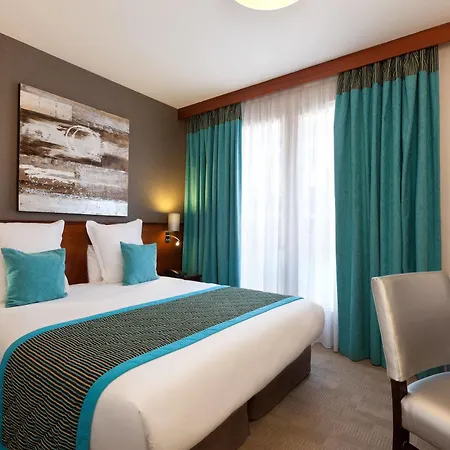 Hotel Bootcamp 4*