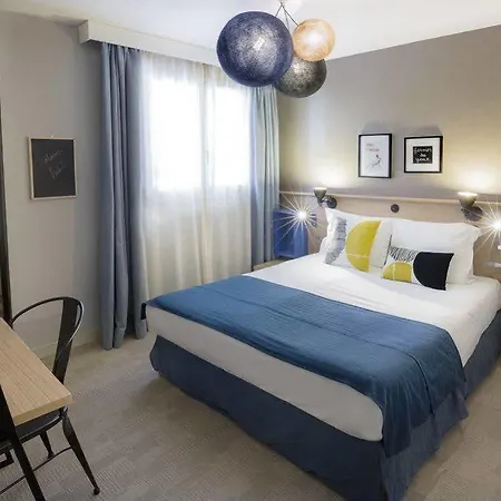 Otel Bootcamp Issy-les-Moulineaux