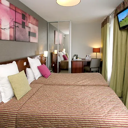 Hotel Bootcamp 4*