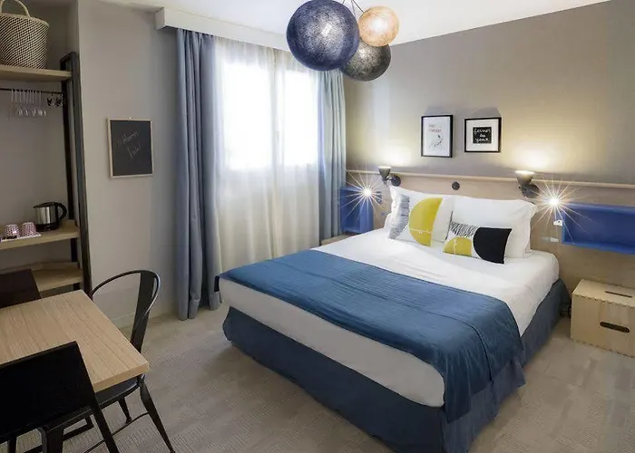 ホテル Bootcamp イシー＝レ＝ムリノー